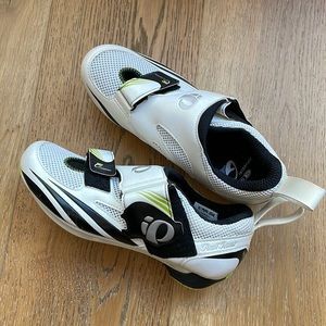 NWOT Pearl Izumi bike shoes